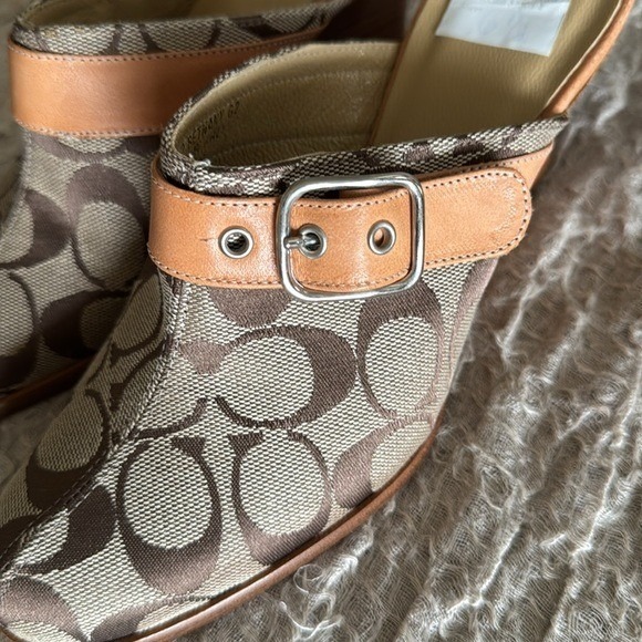 Coach Bethany Logo‎ Canvas Leather Trim Wedge Mules Size 6.5 $170 NWT Brown/Tan - Picture 12 of 13